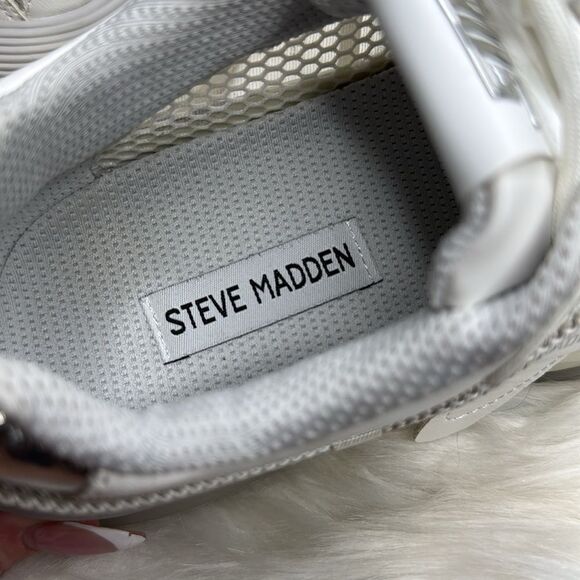 Steve Madden Bonanza Silver Sneaker 8 - Picture 7 of 9
